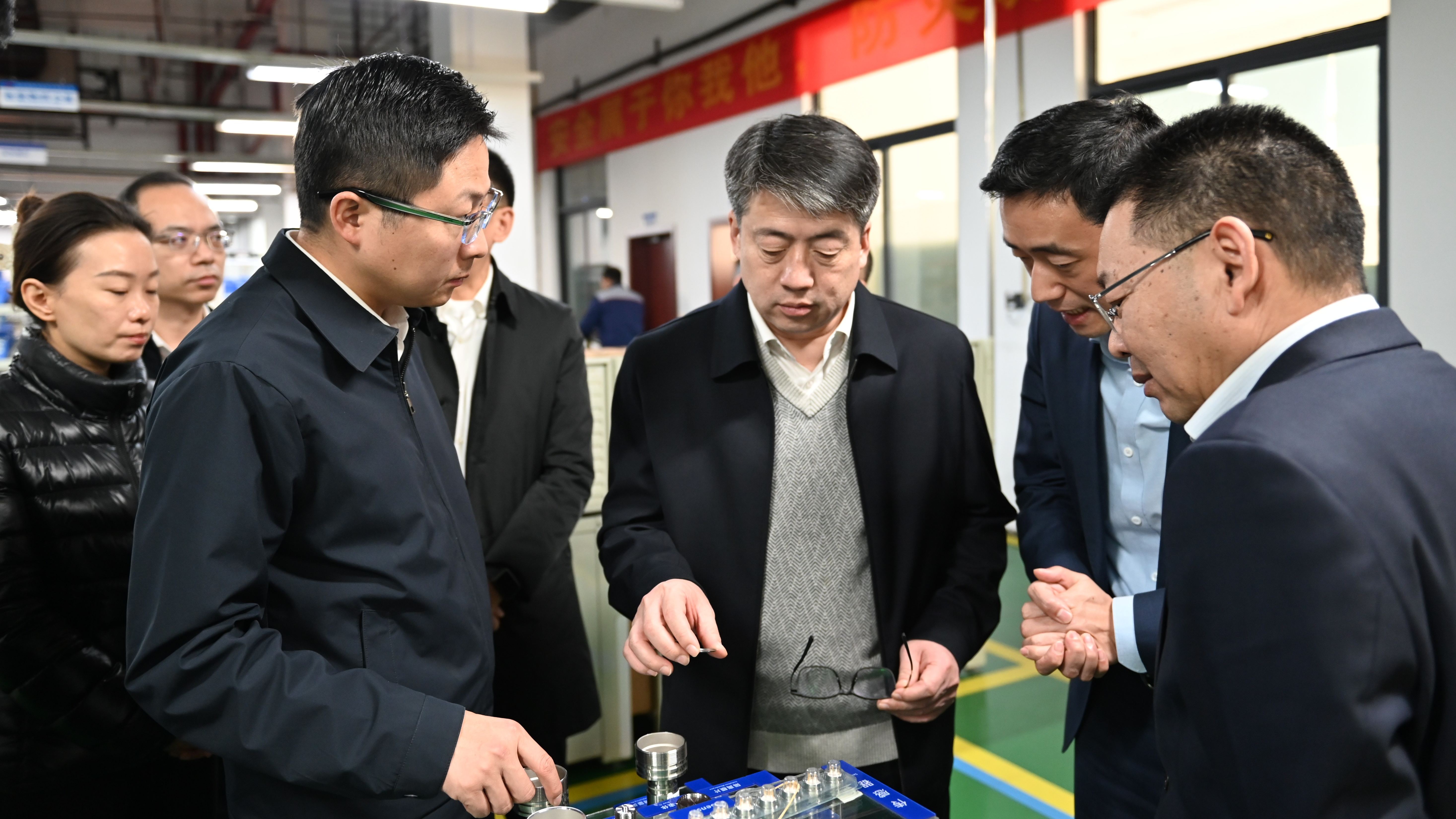 W020251121428359178318